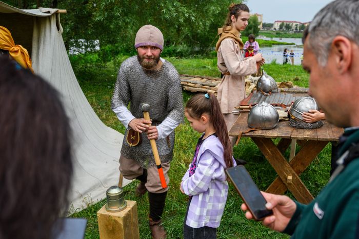 Путешествие в эпоху Средневековья и викингов на фестивале исторической реконструкции «Наследие предков 2025» в Раменском