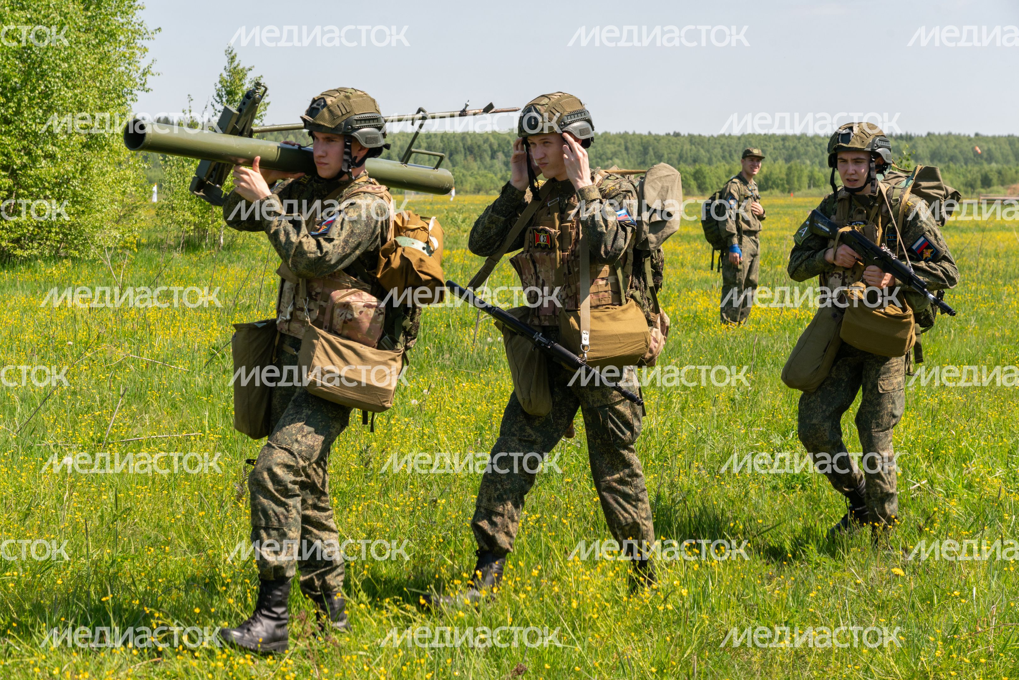 Военно-техническая игра "Арт-дуэль-2024" на аэродроме Волосово Военно-техническая игра "Арт-дуэль-2024" на аэродроме Волосово