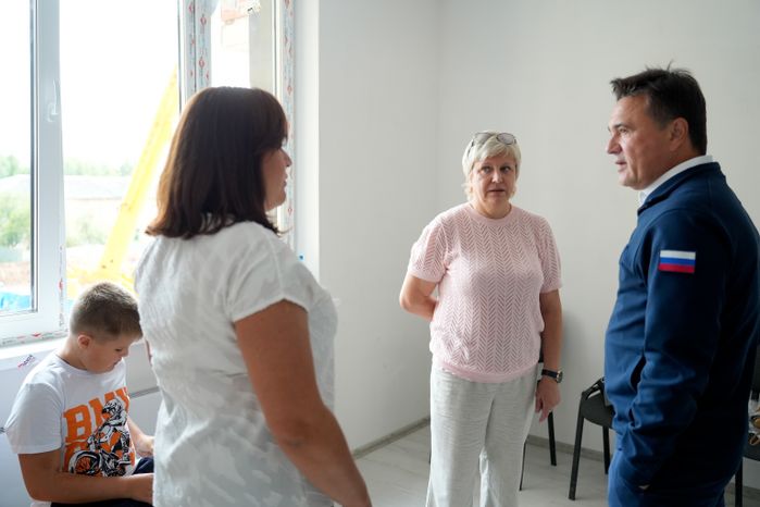 Андрей Воробьев приехал на стройплощадку многоквартирного дома на улице Гоголя в Лосино-Петровском