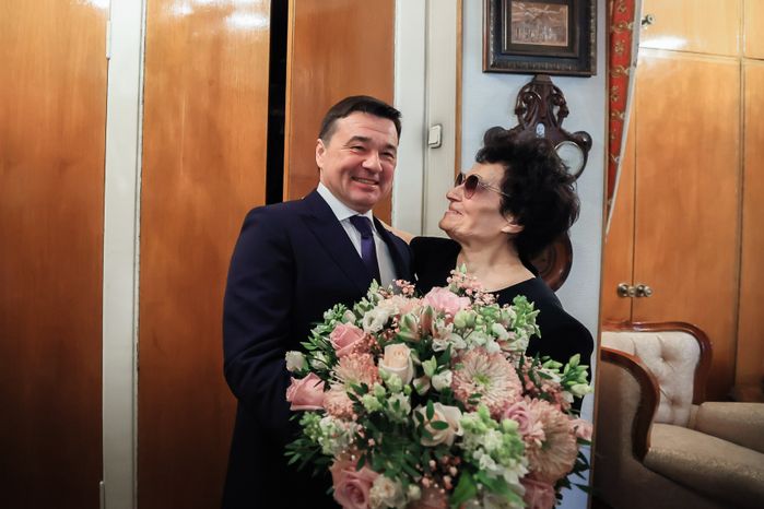 Посещение губернатором космонавта первого отряда