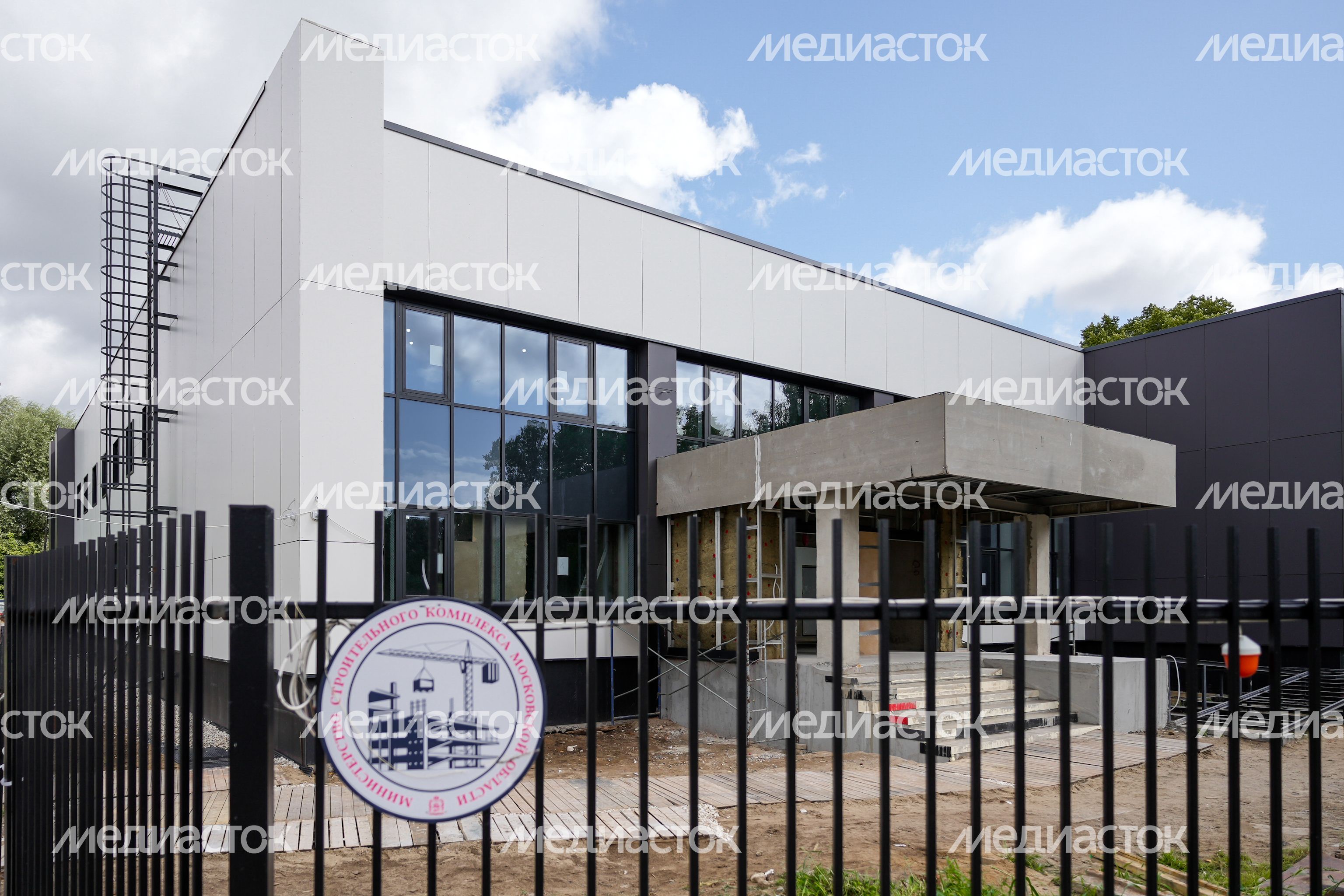 Реконструкция спортивной школы "Феникс" в Ликино-Дулеве