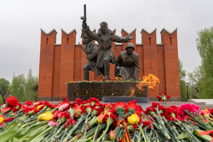 Мемориал воинам-сибирякам — защитникам Москвы на территории Ленино-Снегиревского военно-мемориального комплекса