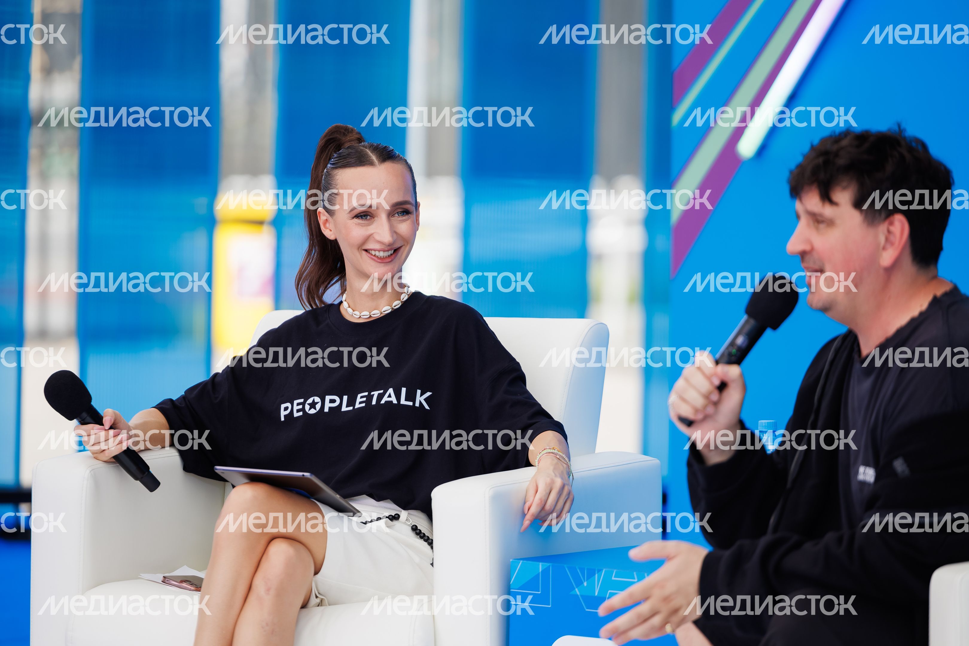 Ксения Аносова и Артем Кривда на VK Fest -2024 Ксения Аносова и Артем Кривда на VK Fest -2024