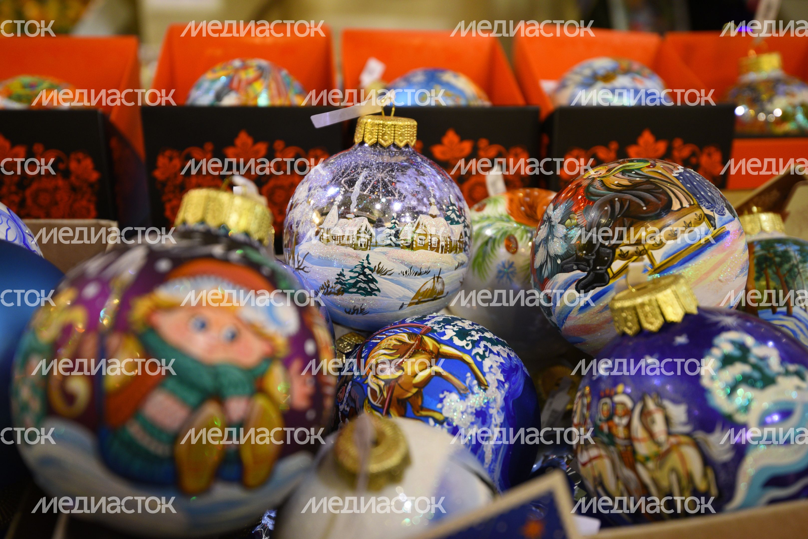 Подготовка к Новому году в Москве