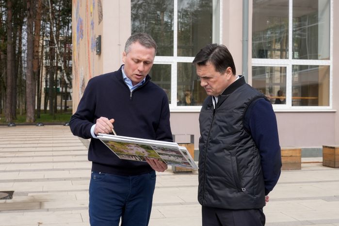 Андрей Воробьев проверил работу культурно-досугового центра "Протон" в Протвине