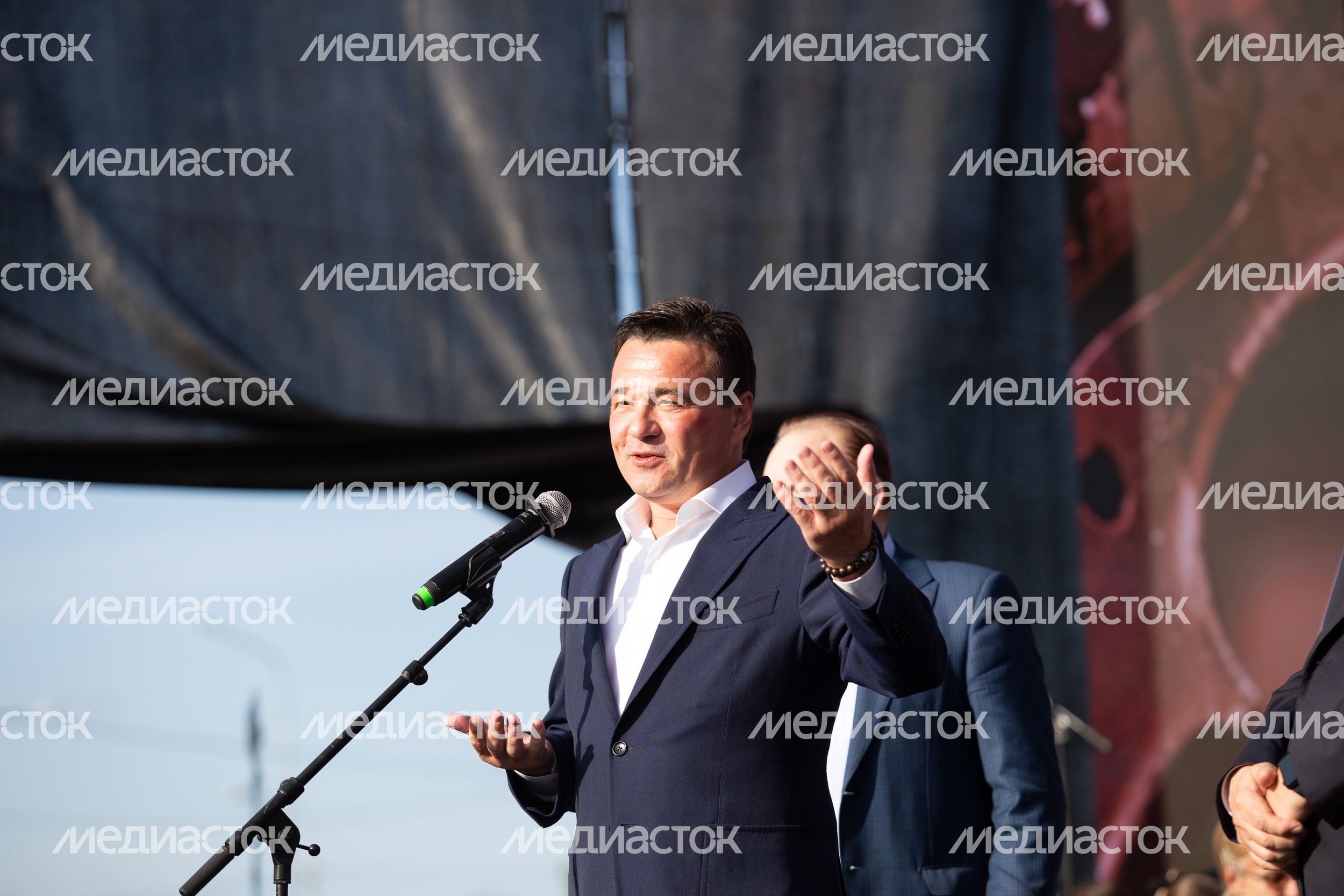 Встреча Губернатора Подмосковья с артистами на фестивале «Лето. Музыка. Музей» Встреча Губернатора Подмосковья с артистами на фестивале «Лето. Музыка. Музей»