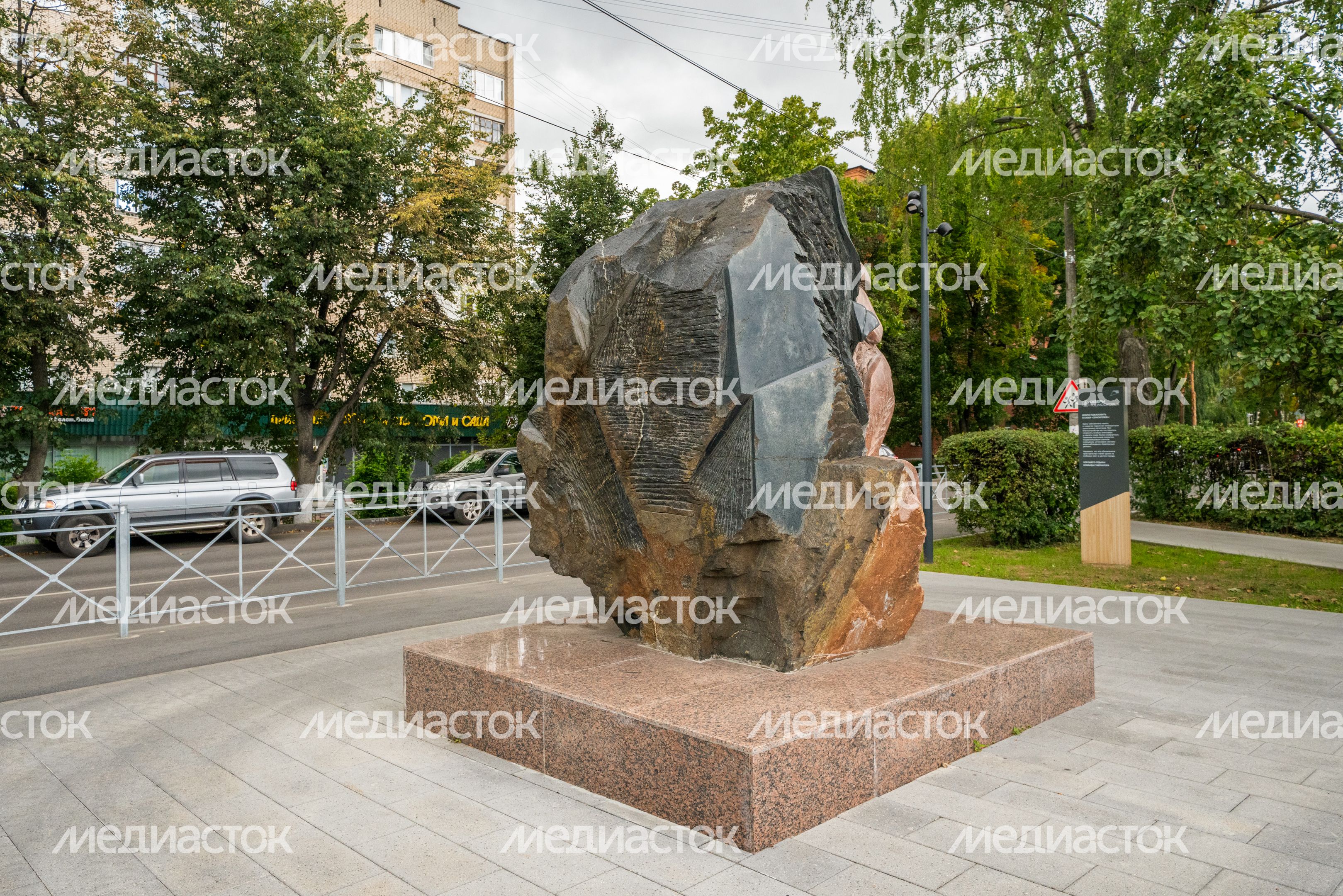 Памятник подольчанам – ликвидаторам катастроф в сквере Спасателей Подольска Памятник подольчанам – ликвидаторам катастроф в сквере Спасателей Подольска
