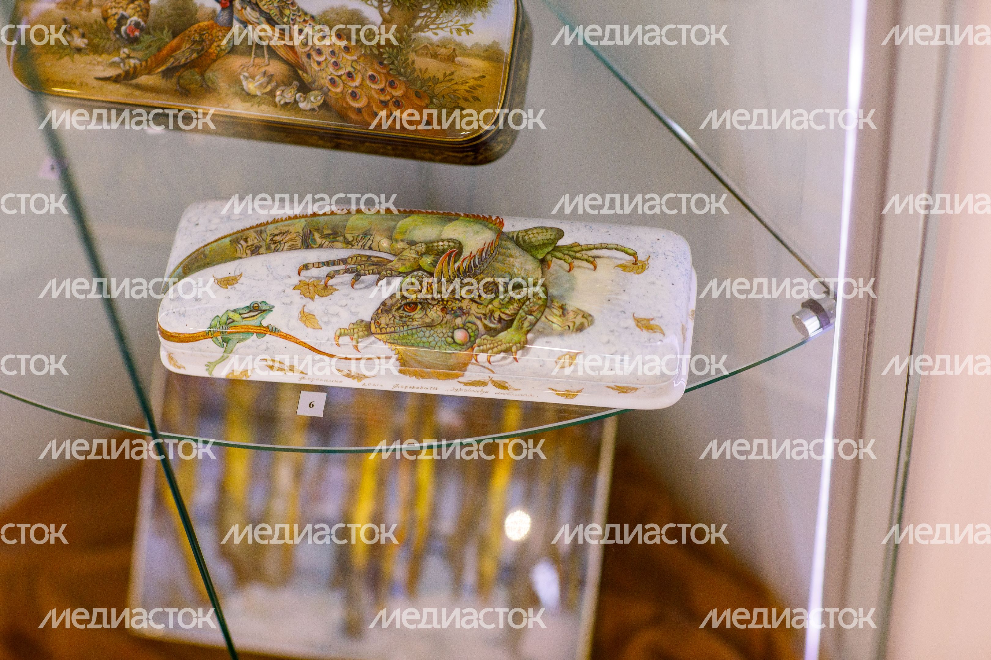 Лаковая миниатюра Федоскино на выставке «Фантазии полет и рук творенье…» в усадьбе Лукутиных в Мытищах Лаковая миниатюра Федоскино на выставке «Фантазии полет и рук творенье…» в усадьбе Лукутиных в Мытищах