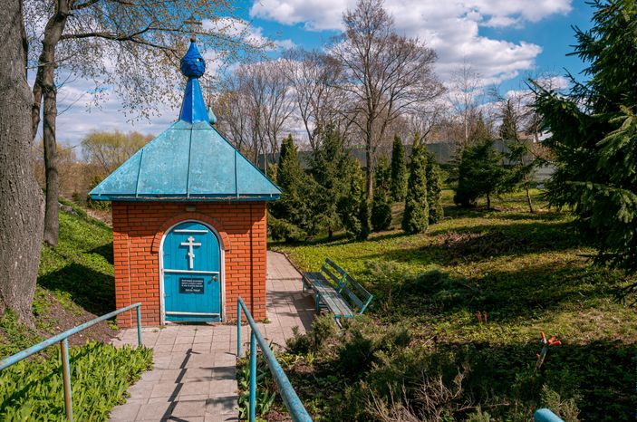 Весенние виды храма Рождества Христова в селе Беседы