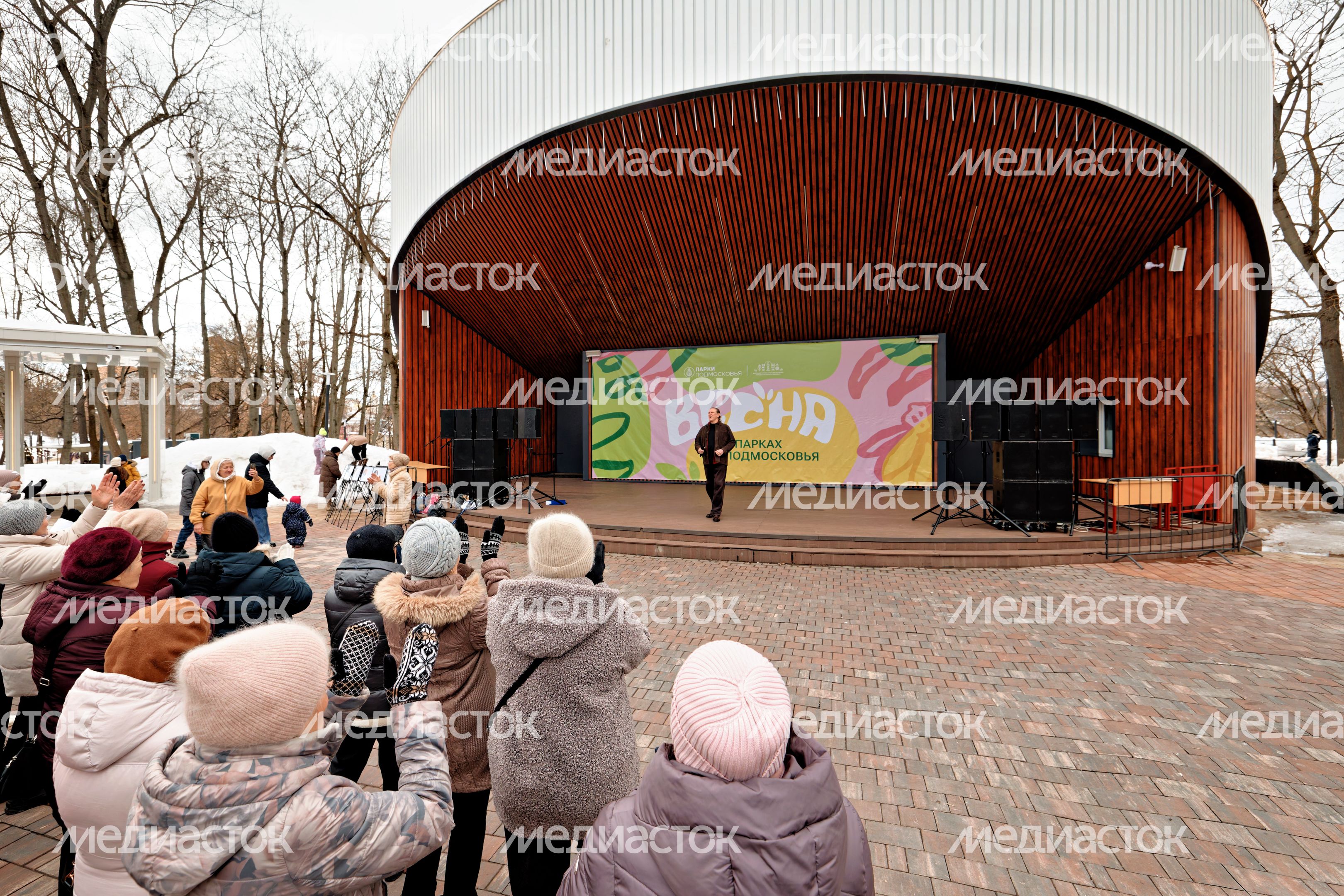 Фестиваль «Весна, цветы и комплименты» к празднику 8 Марта в парке имени В. Талалихина в Подольске Фестиваль «Весна, цветы и комплименты» к празднику 8 Марта в парке имени В. Талалихина в Подольске