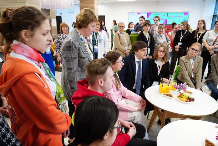 Посещение Губернатором Подмосковья и Министром просвещения РФ гимназии им. Е.М. Примакова в Одинцовском округе