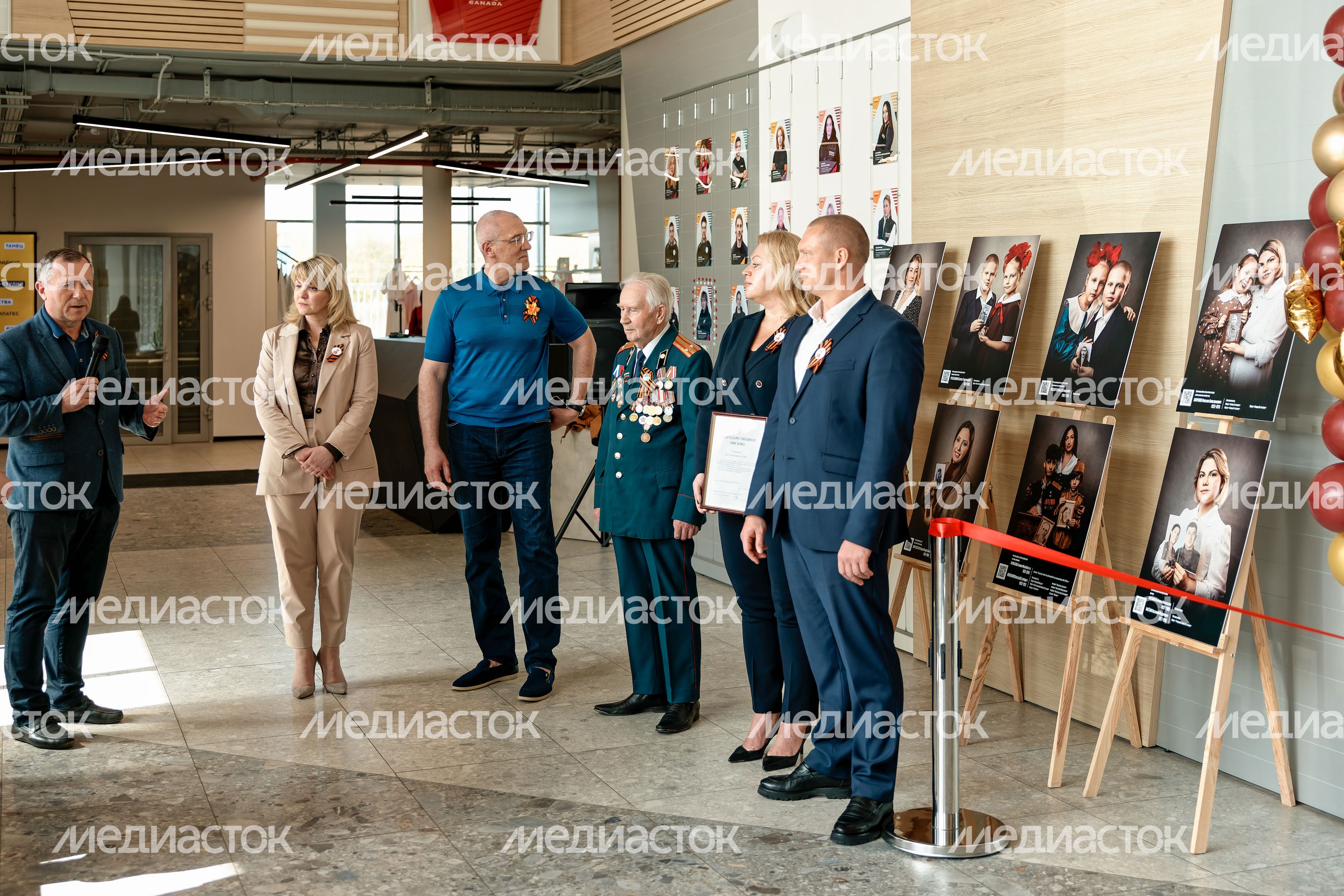 Фотовыставка патриотического проекта «Китель Победы» в Горках-2 Одинцовского округа