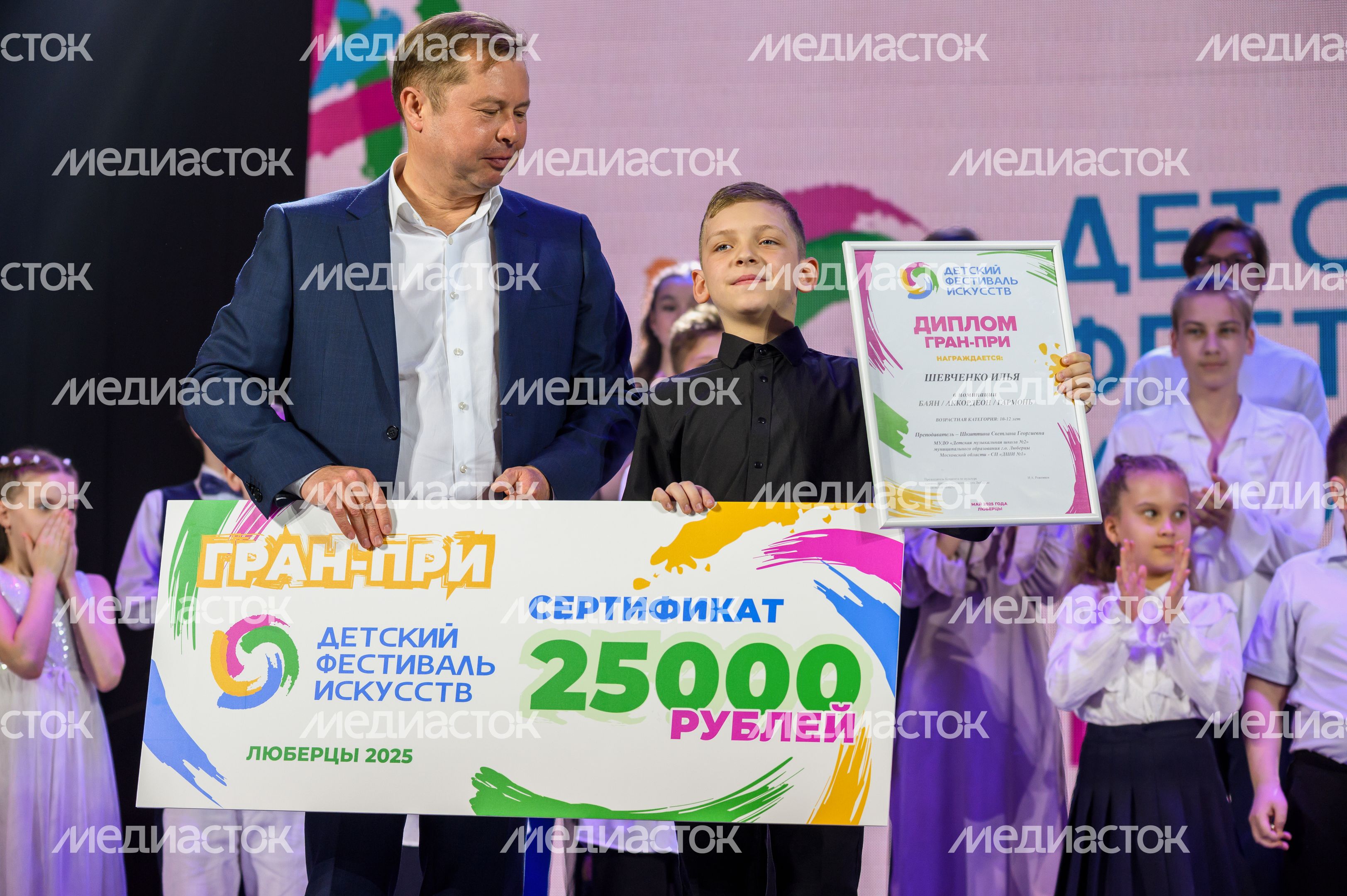 Гала-концерт III детского фестиваля искусств в Люберцах Гала-концерт III детского фестиваля искусств в Люберцах
