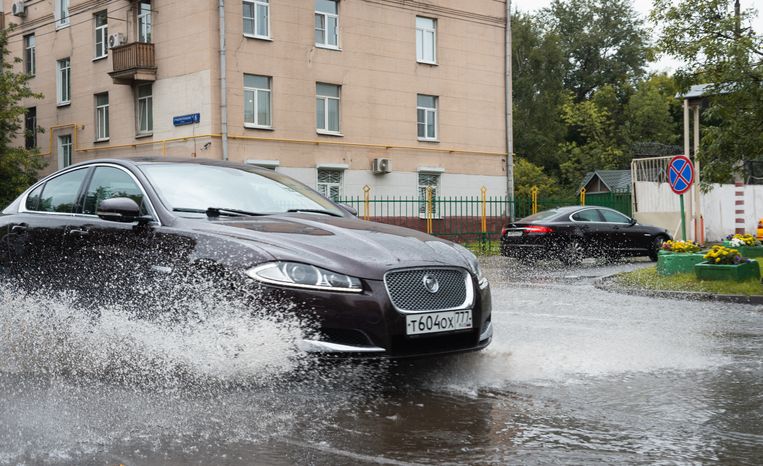 Проливной дождь в Москве