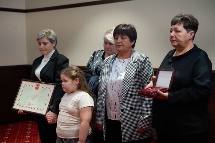 "Звезду Героя" передали семье погибшего на СВО бойца Алексея Стрижака