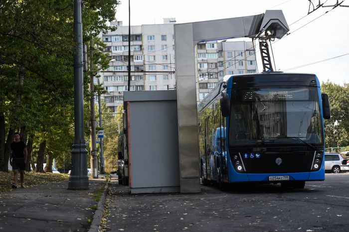 Первый электробус вышел на маршрут в Москве