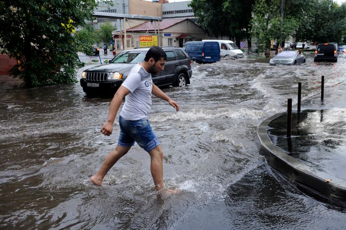Сильный ливень прошел в Москве