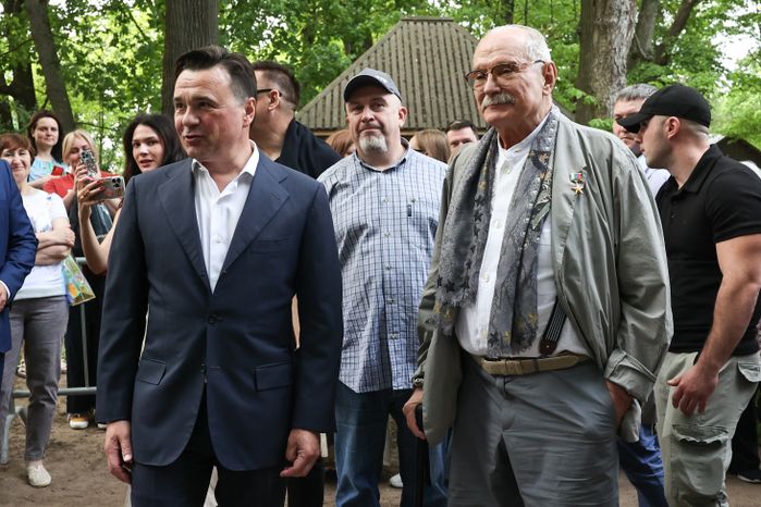 Андрей Воробьев посетил юбилейный фестиваль "Мелиховская весна" в Чехове