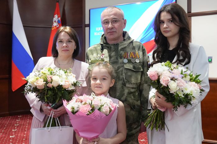 Добровольцам подразделения БАРС вручили государственные награды