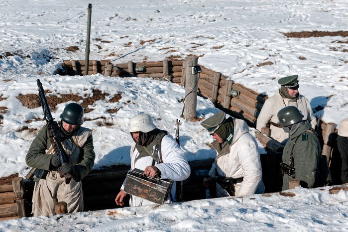 Военно-историческая реконструкция битвы за Сталинград у храма ВС РФ в Кубинке