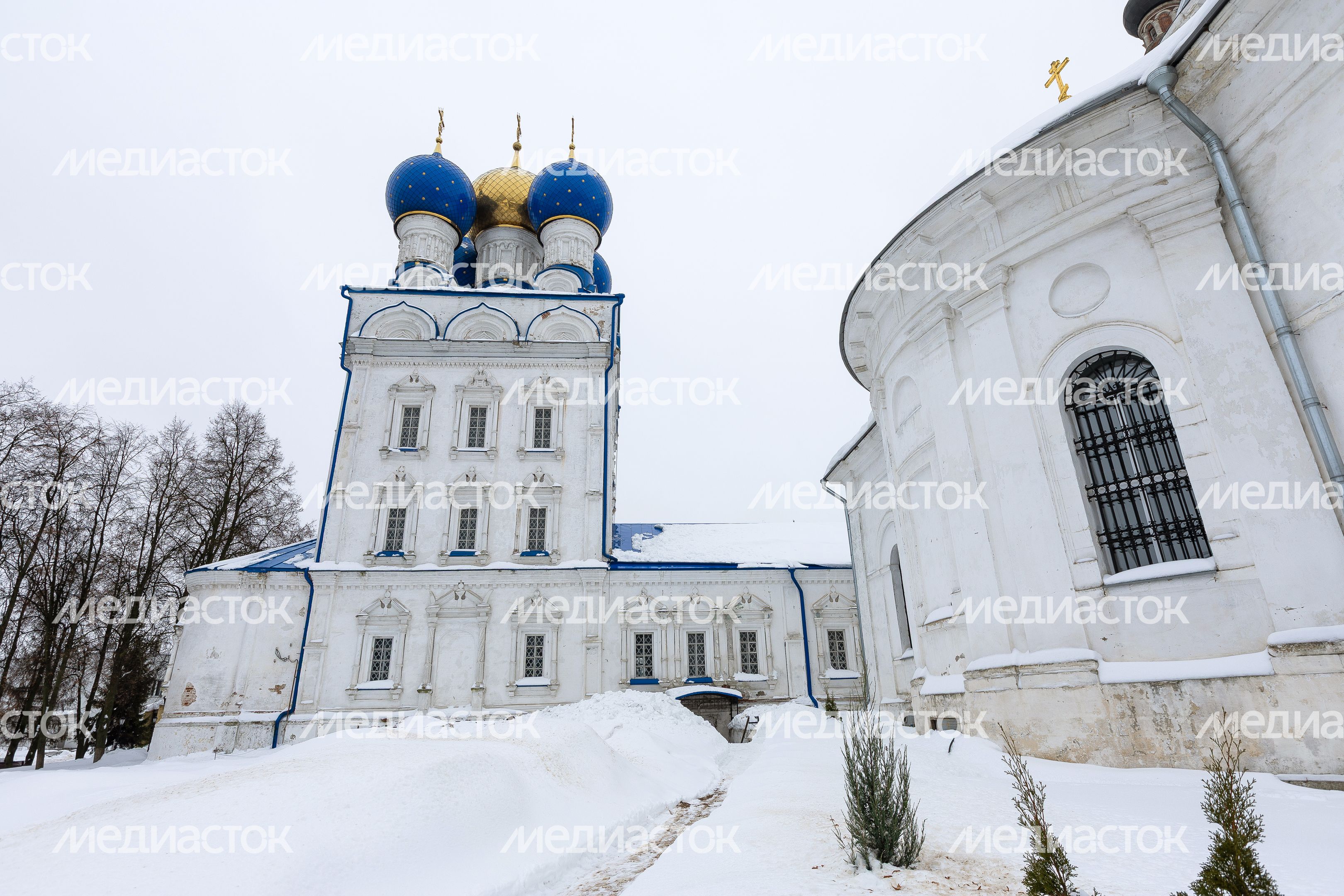 Михайло-Архангельский собор в Бронницах Михайло-Архангельский собор в Бронницах
