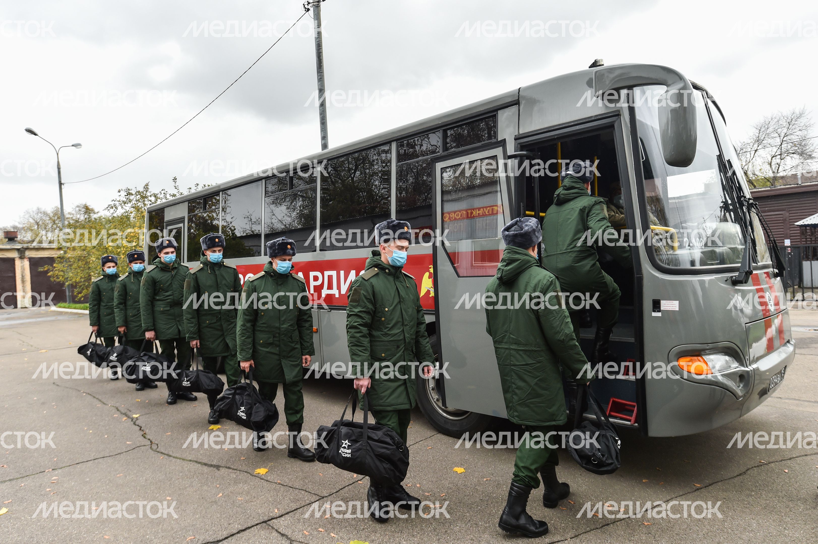 Отправка призывников к местам прохождения военной службы с городского сборного пункта Военного комиссариата города Москвы Отправка призывников к местам прохождения военной службы с городского сборного пункта Военного комиссариата города Москвы