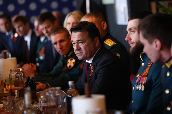 Возложение губернатором венка к Могиле Неизвестного Солдата