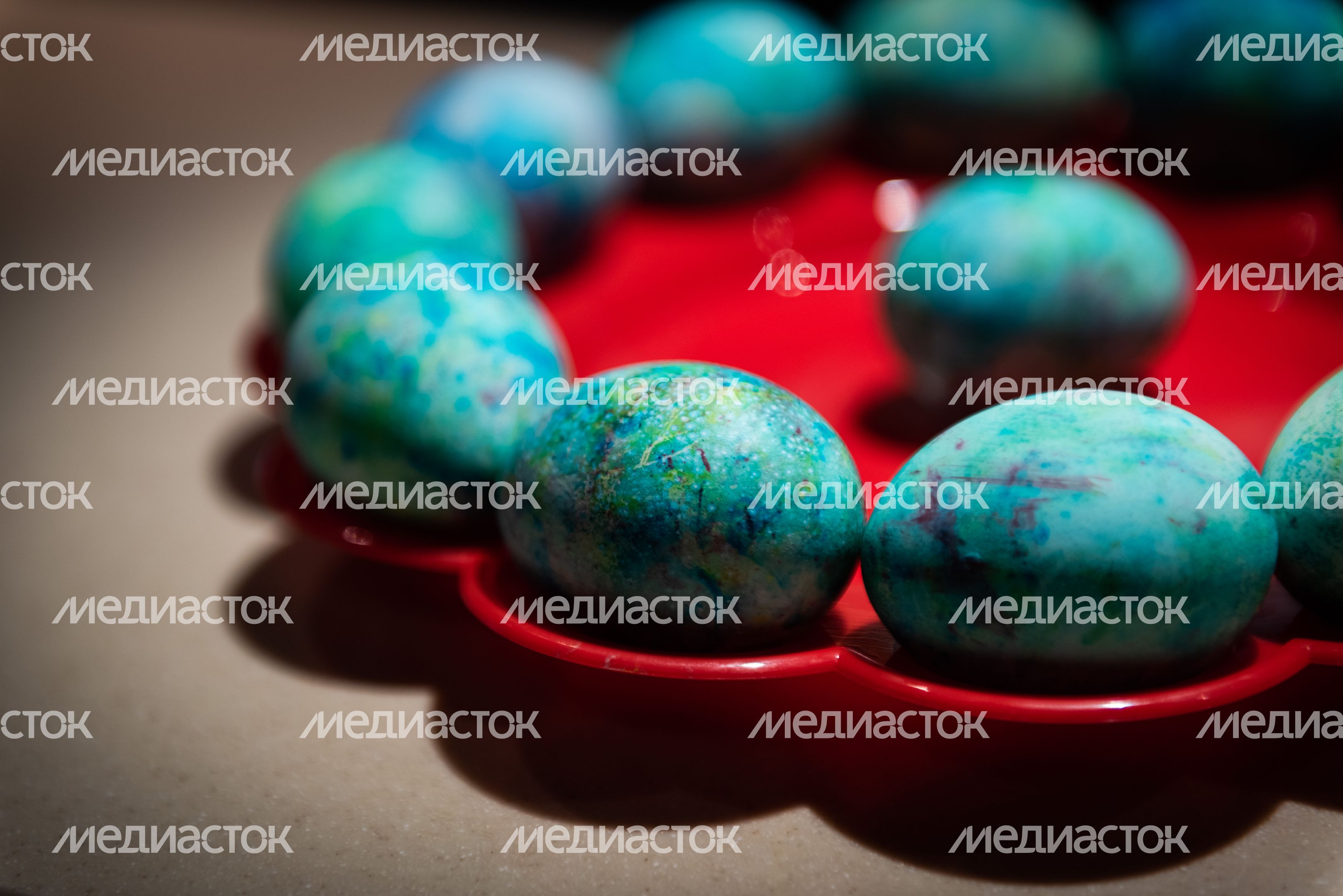 Эксперимент РИАМО по окраске яиц к Пасхе