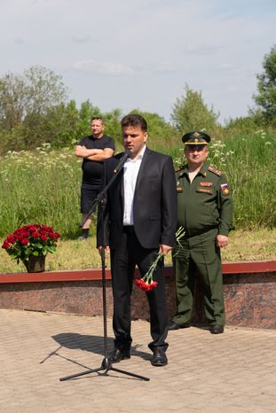 Перезахоронение солдат ВОВ в деревне Ельня