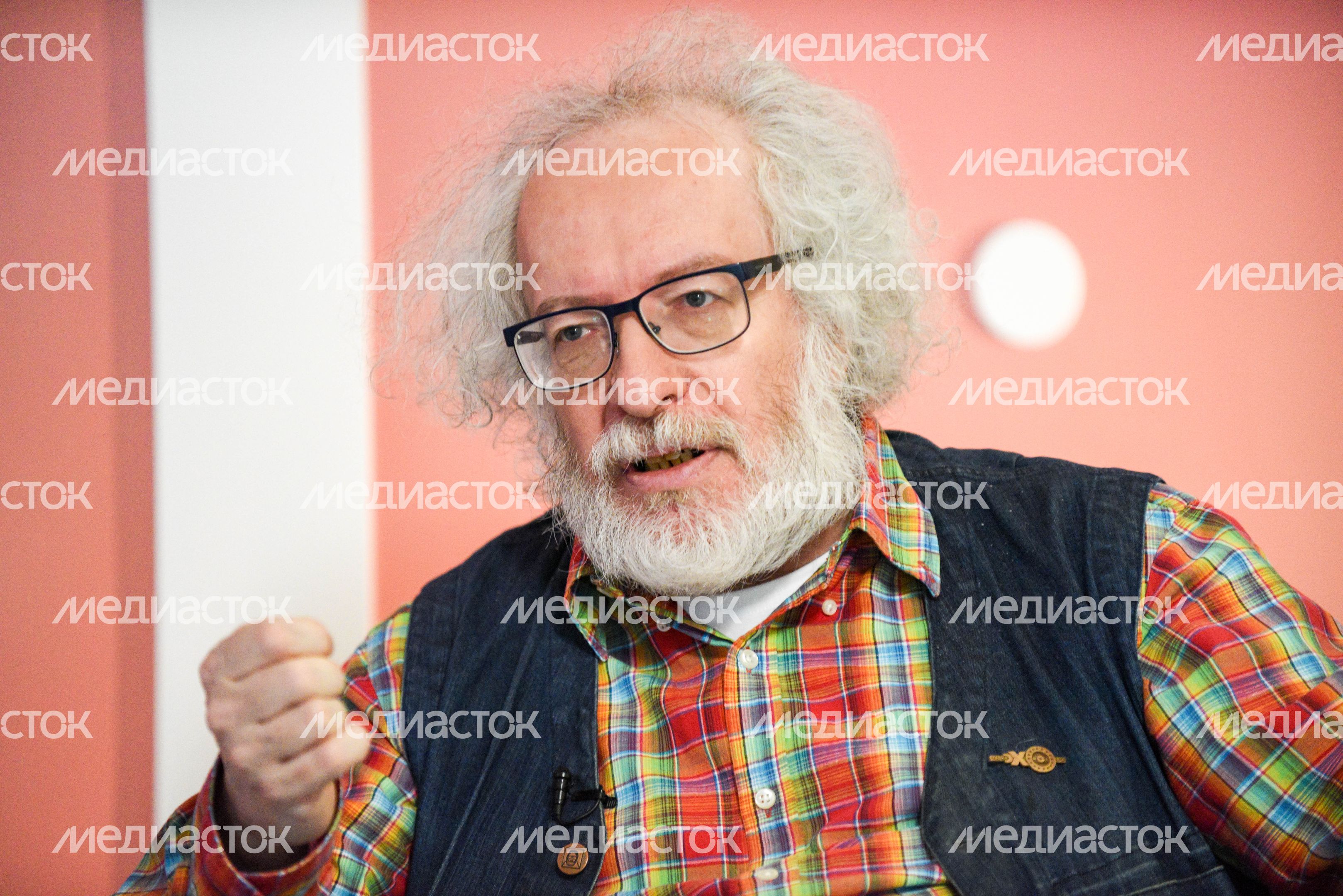 Интервью с журналистами перед церемонией вручения премии «Медиана».