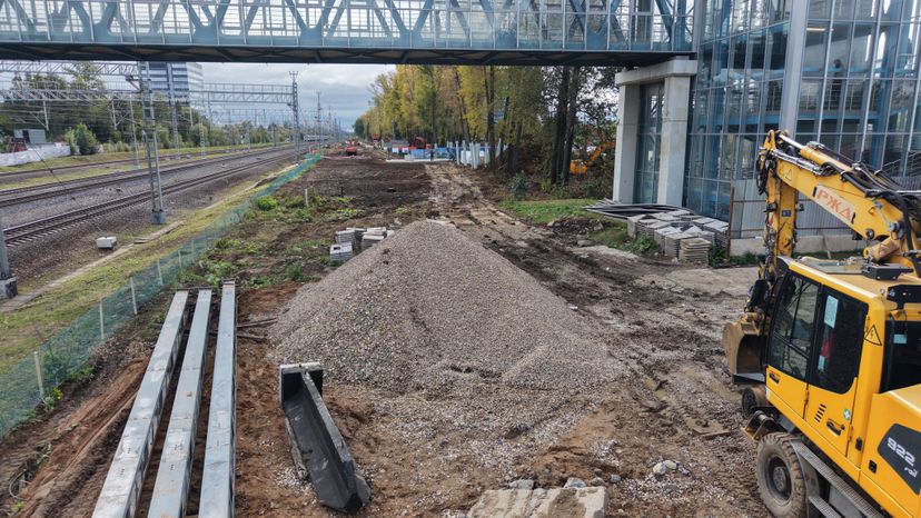 Вид сверху на строительство железнодорожной станции МЦД-3 «Монумент» в Химках