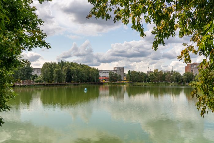 Городской пруд на улице 40 лет Октября в Лобне