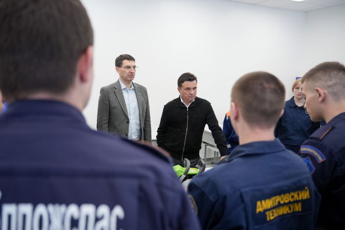 Андрей Воробьев и Игорь Щеголев посетили Дмитровский техникум