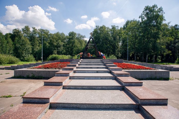 Лобня. Братская могила «Звонница»
