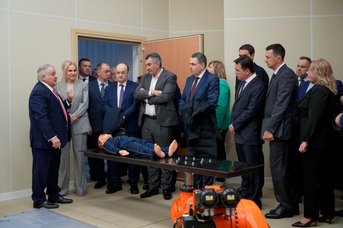 Андрей Воробьев посетил НИЦ "Курчатовский институт" ИФВЭ в Протвине