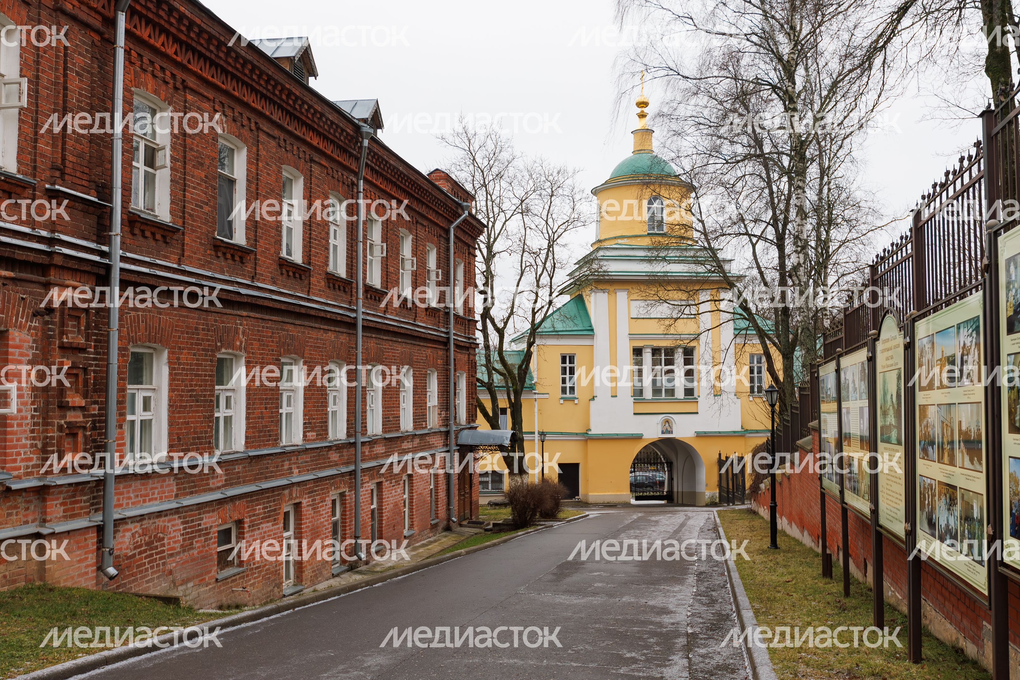 Покровский собор в Покровском монастыре в Хотьково Сергиево-Посадского округа Покровский собор в Покровском монастыре в Хотьково Сергиево-Посадского округа