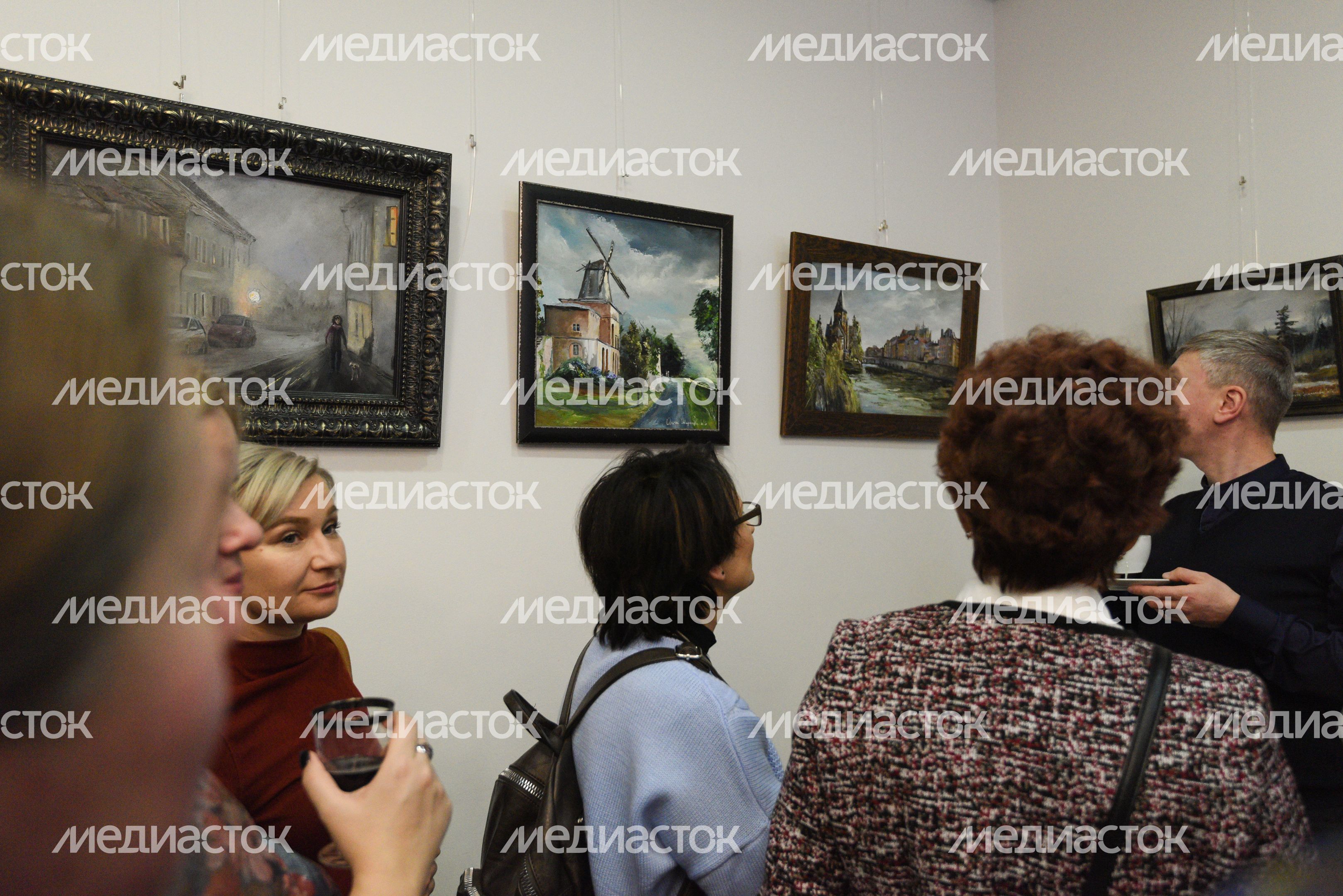Открытие выставки «Европейские улицы» художника Ольги Шараповой в Москве