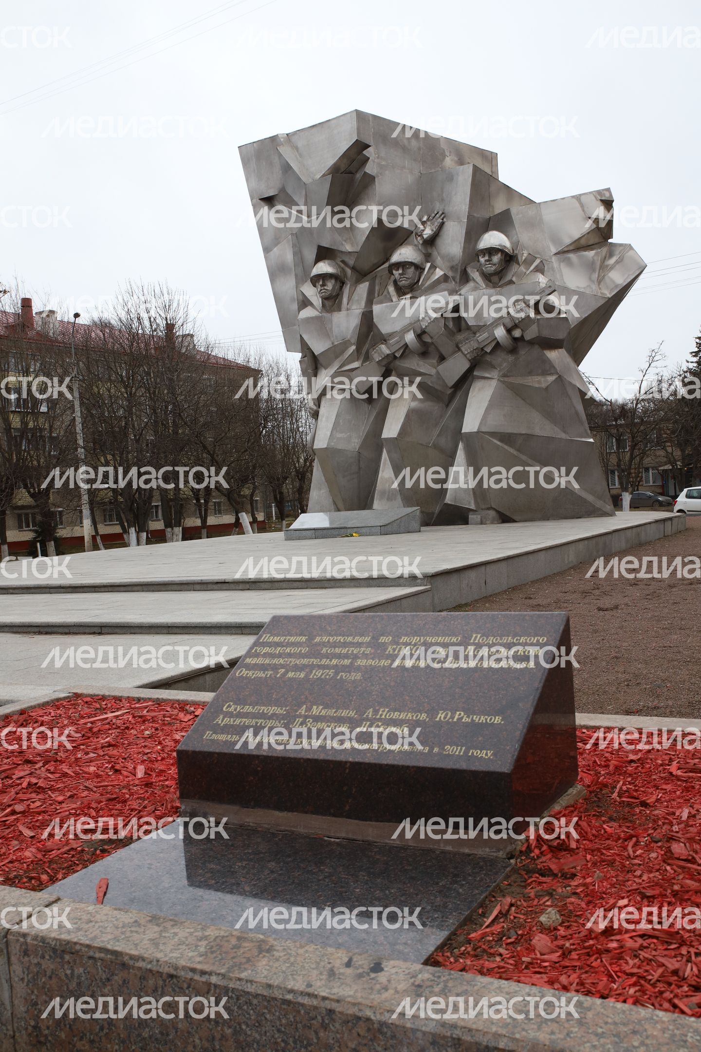 Памятник подольским курсантам Памятник подольским курсантам