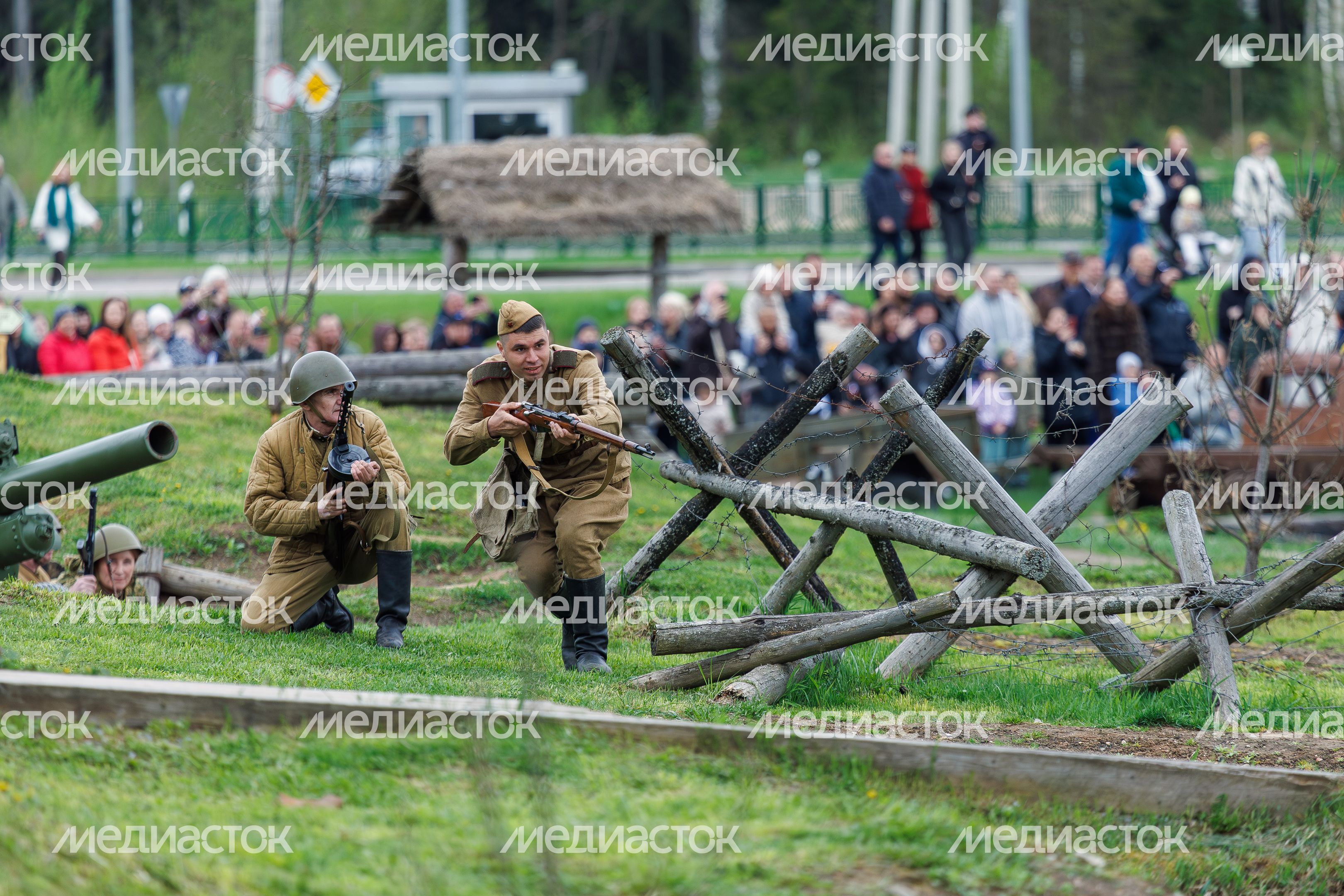 День Победы в Центральном парке «Патриот» Одинцовского округа: военно-историческая реконструкция «В логове зверя» День Победы в Центральном парке «Патриот» Одинцовского округа: военно-историческая реконструкция «В логове зверя»
