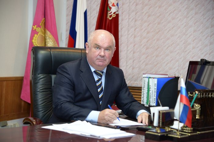 Глава Воскресенского района Олег Сухарь