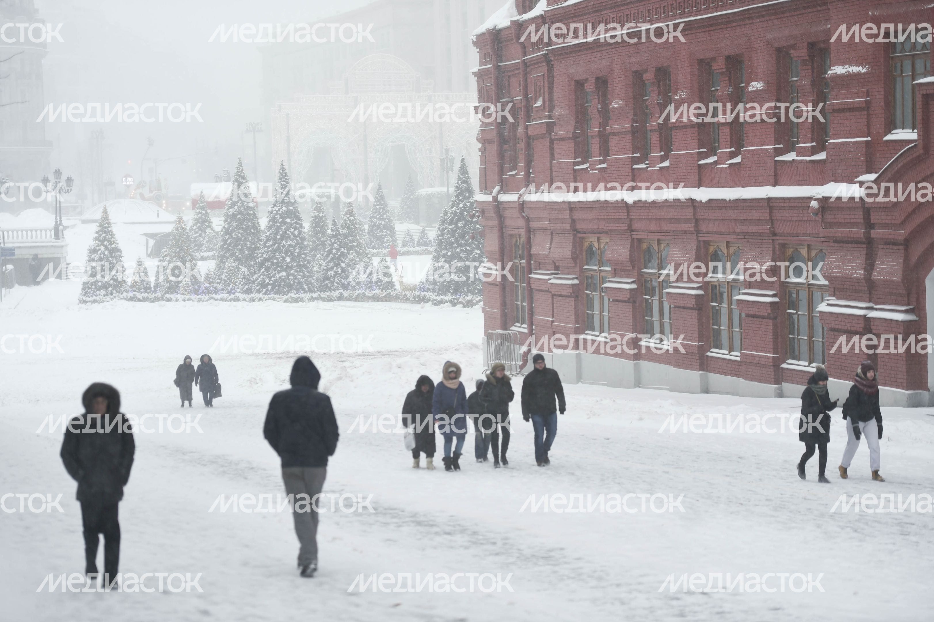 Рекордный снегопад в Москве и Подмосковье