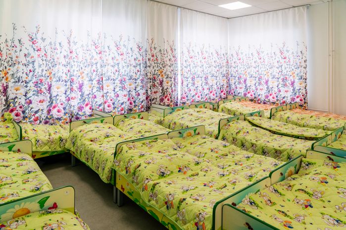 Спальня в детском саду поселка Колюбакино Рузского округа после капитального ремонта