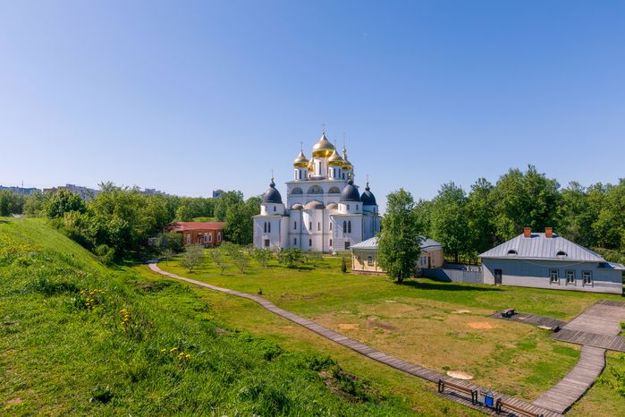Успенский собор XVI века на территории Дмитровского кремля