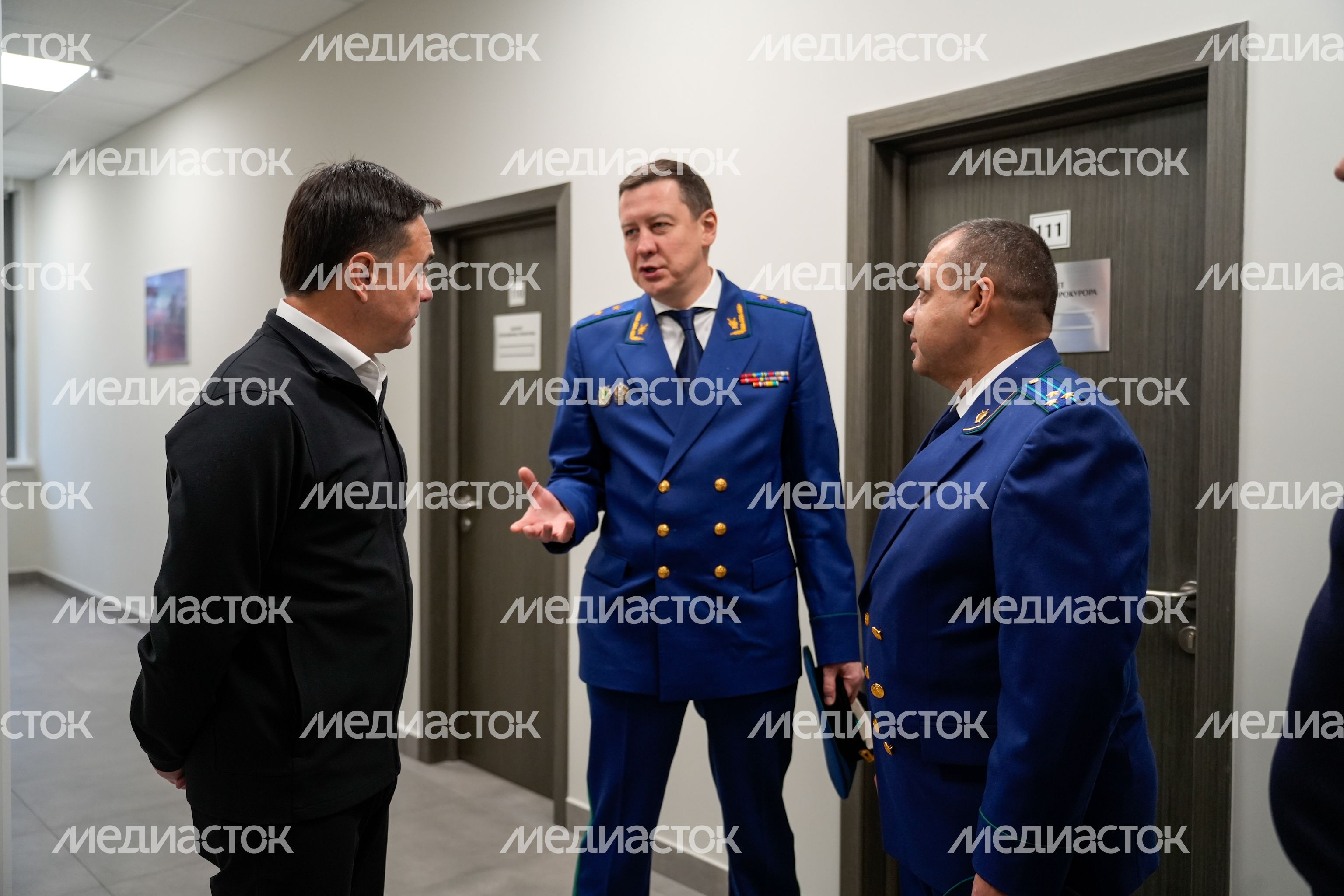 Андрей Воробьев открыл новое здание Солнечногорской городской прокуратуры Андрей Воробьев открыл новое здание Солнечногорской городской прокуратуры