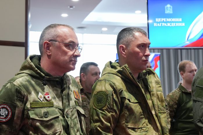 Добровольцам подразделения БАРС вручили государственные награды