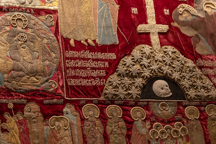 Ризница. Экспозиция Реликвия и сокровища Троице-Сергиева монастыря XI-XVII веков