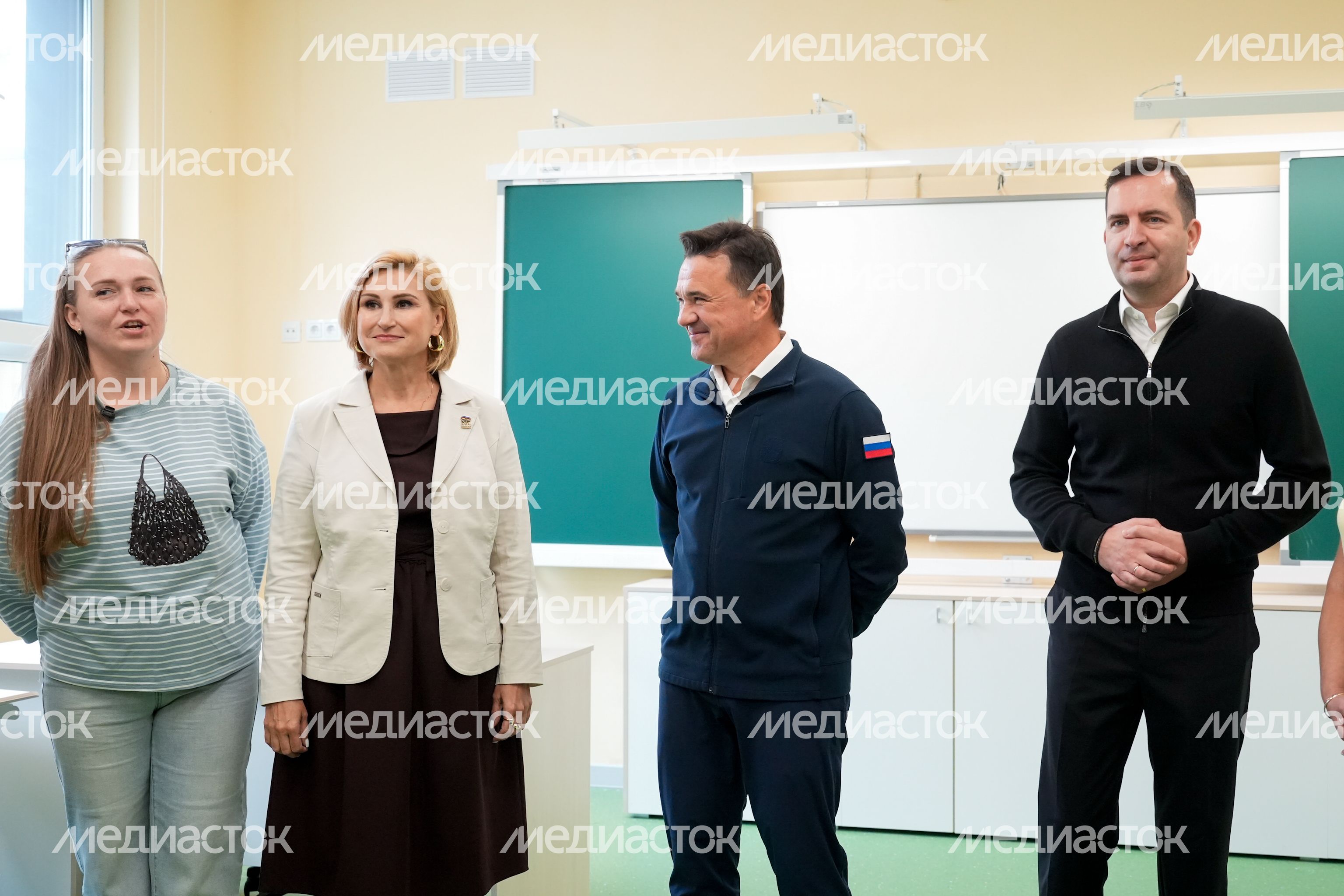 Андрей Воробьев проверил готовность новой школы в пгт Свердловский г.о. Лосино-Петровский