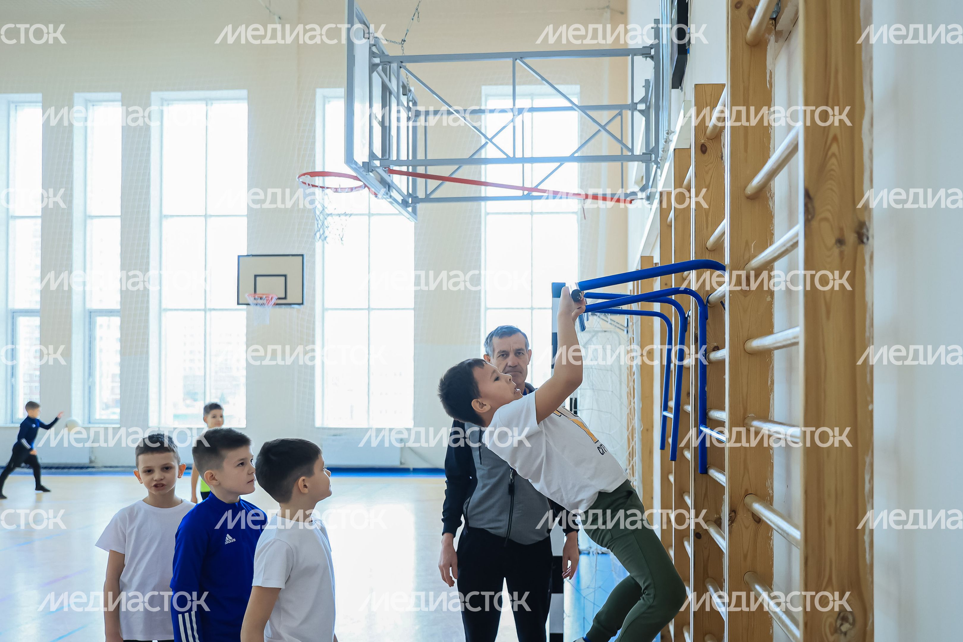 Встреча Губернатора Подмосковья со школьниками из Балашихи, чьи близкие находятся в зоне СВО
