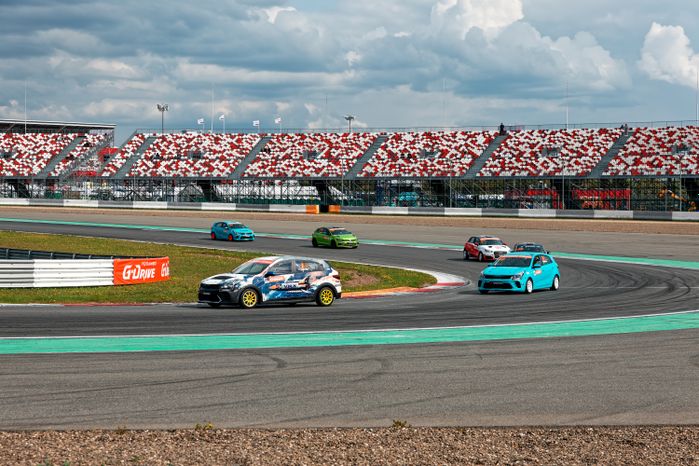Гоночный уик-енд в Волоколамском округе на трассе Moscow Raceway