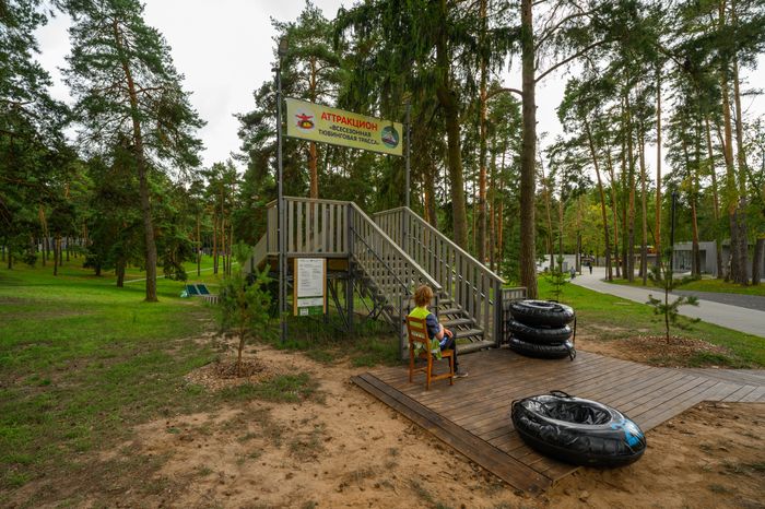 Тюбинговая трасса в Центральном парке культуры и отдыха Жуковского летом